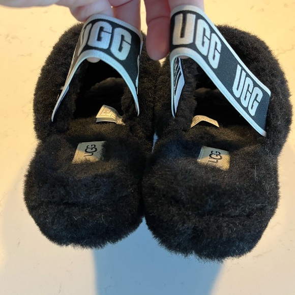 UGG FLUFF YEAH Slippers! - Picture 4 of 9